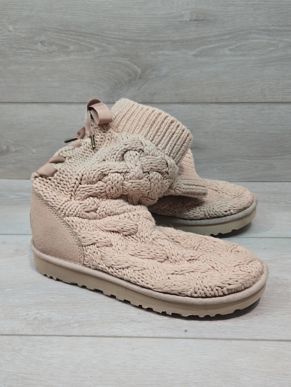 UGG Australia Women Cable-Knit Lace-Up Ankle SlipperBlush Shoes Boots Sz 7